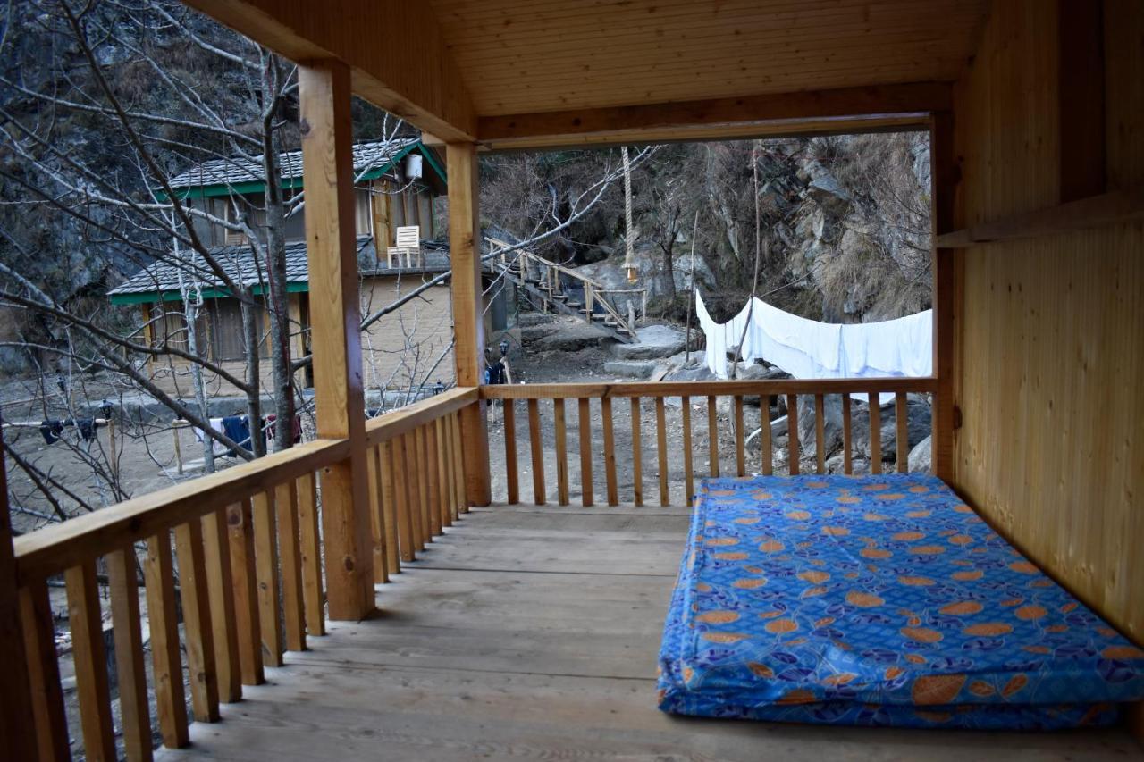 Moksha - By The River Villa Jibhi Exterior foto